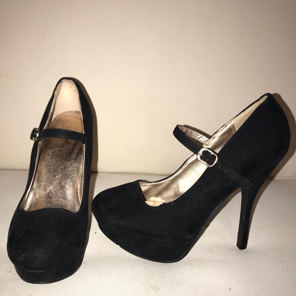 Black Mary Jane heels with platform